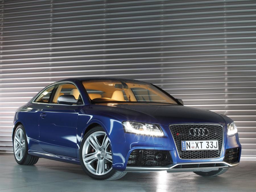  Audi RS5 Coupe 2010 года  (AU) (фото 5 из 18)